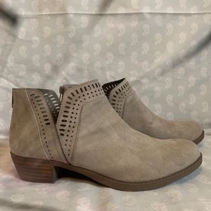 Carlos size nine shoes excellent condition